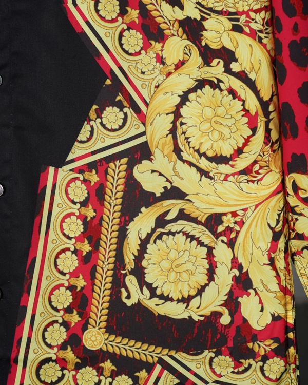 ブランドシャツ着用イメージ